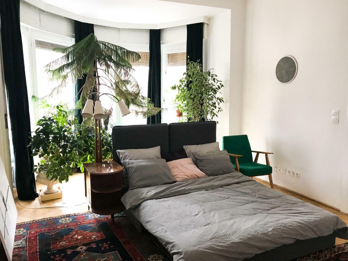 Spacious Bauhaus Icon Flat With Fitness Room In Central Buda, Close To The River And Margaret Island Budapest Bagian luar foto