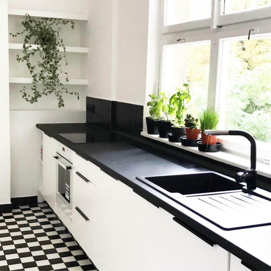 Spacious Bauhaus Icon Flat With Fitness Room In Central Buda, Close To The River And Margaret Island Budapest Bagian luar foto