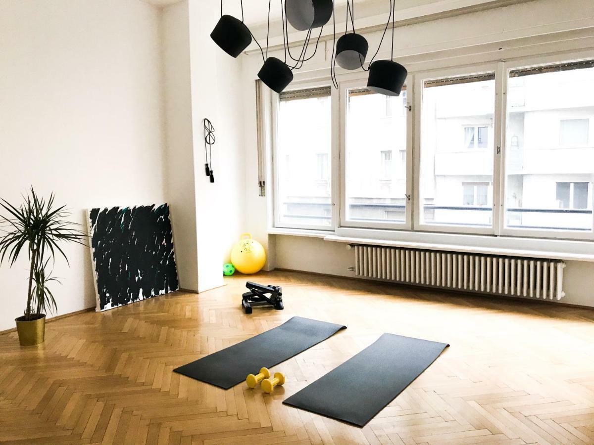 Spacious Bauhaus Icon Flat With Fitness Room In Central Buda, Close To The River And Margaret Island Budapest Bagian luar foto
