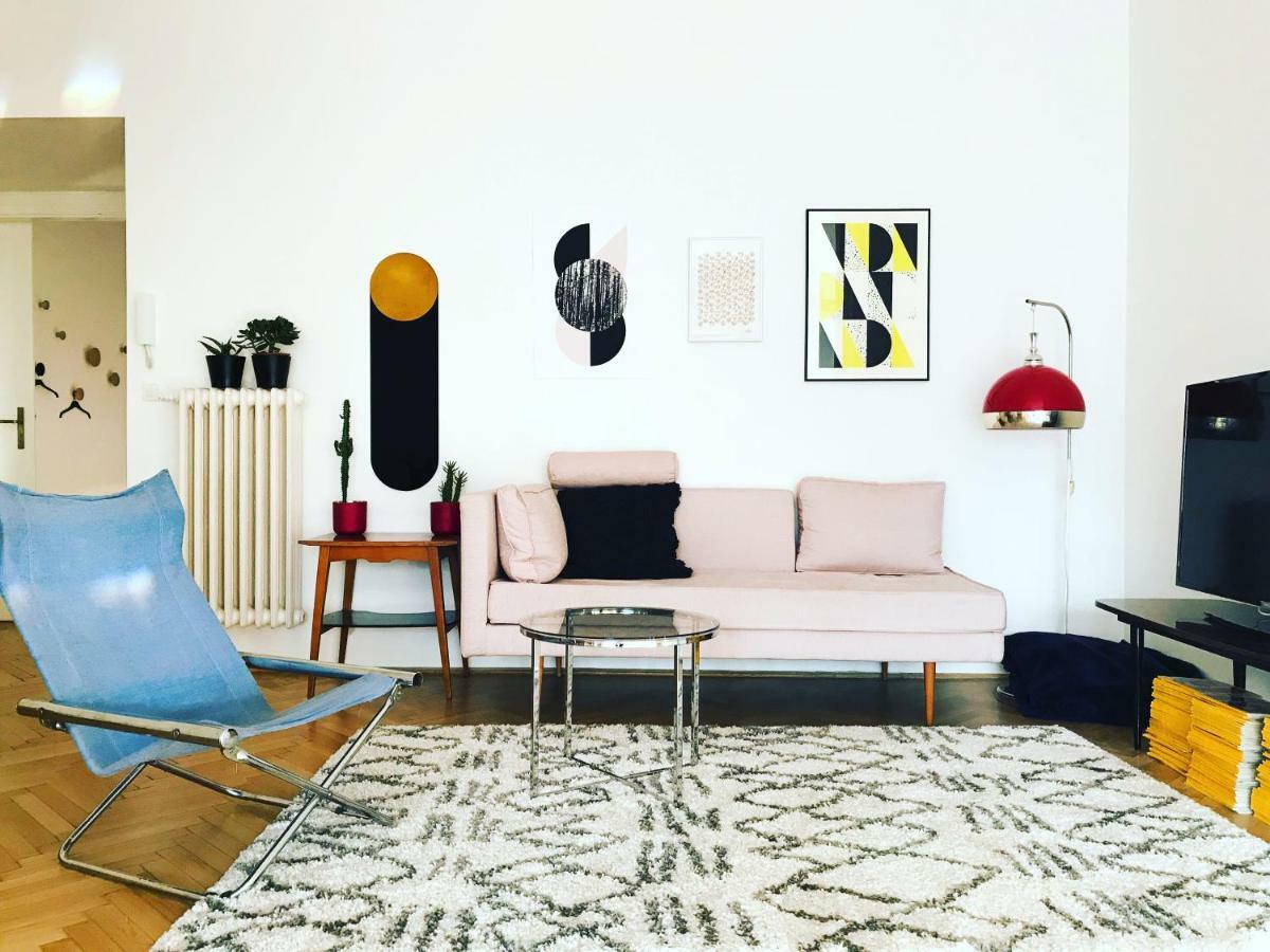 Spacious Bauhaus Icon Flat With Fitness Room In Central Buda, Close To The River And Margaret Island Budapest Bagian luar foto