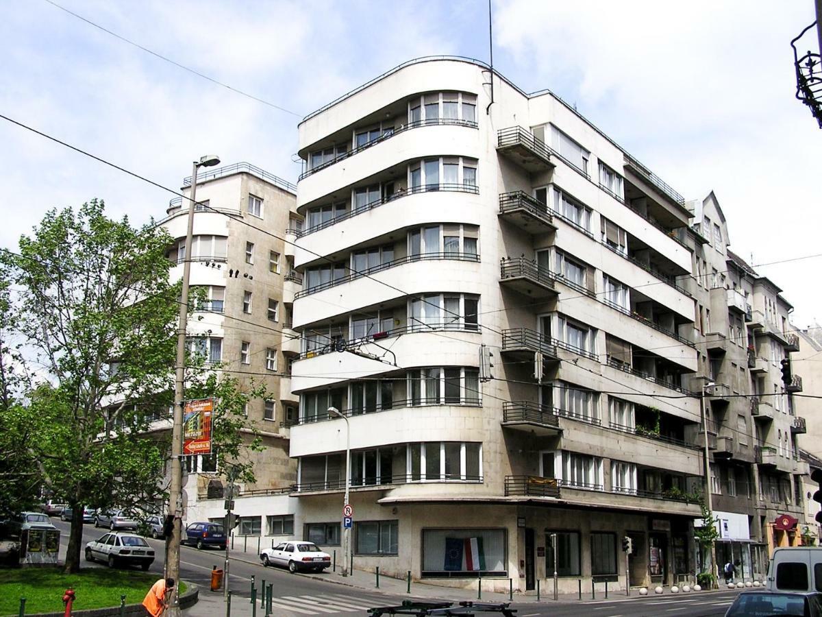Spacious Bauhaus Icon Flat With Fitness Room In Central Buda, Close To The River And Margaret Island Budapest Bagian luar foto